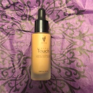 Younique mineral touch liquid foundation-Chiffon